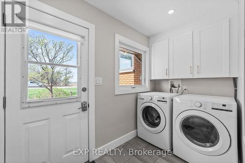 9221 Hickory Drive, Strathroy-Caradoc, ON - Indoor Photo Showing Laundry Room
