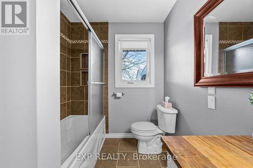 9221 Hickory Drive, Strathroy-Caradoc, ON - Indoor Photo Showing Bathroom