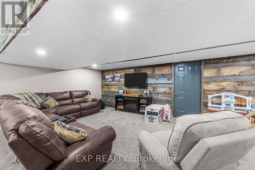 9221 Hickory Drive, Strathroy-Caradoc, ON - Indoor Photo Showing Basement