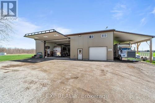 9221 Hickory Drive, Strathroy-Caradoc, ON - Outdoor