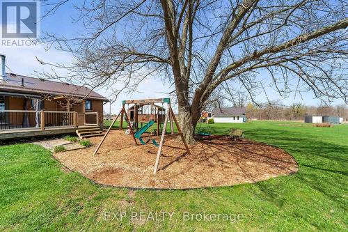 9221 Hickory Drive, Strathroy-Caradoc, ON - Outdoor With Deck Patio Veranda