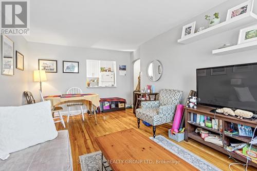 54 Centennial Boulevard, Ottawa, ON - Indoor Photo Showing Living Room