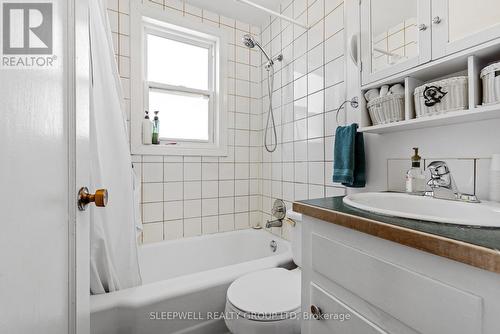 54 Centennial Boulevard, Ottawa, ON - Indoor Photo Showing Bathroom