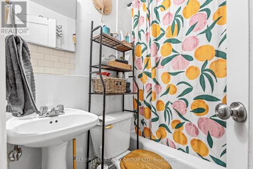 54 Centennial Boulevard, Ottawa, ON - Indoor Photo Showing Bathroom