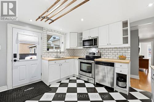 209 Marier Avenue, Ottawa, ON - Indoor Photo Showing Kitchen With Upgraded Kitchen