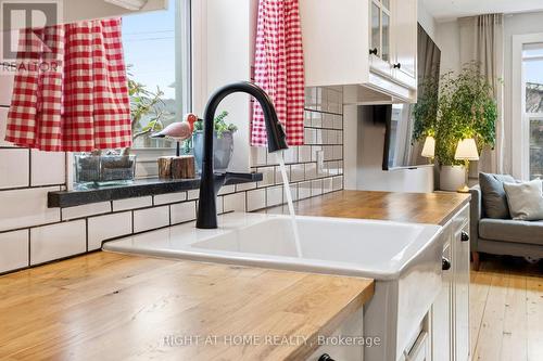 209 Marier Avenue, Ottawa, ON - Indoor Photo Showing Kitchen