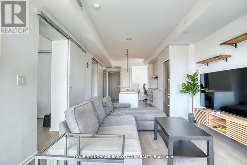 1306 - 1 Bloor Street E, Toronto, ON - Indoor Photo Showing Living Room