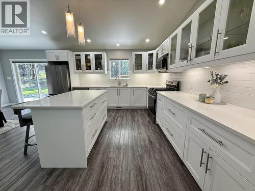 4985 Kyllo Road, 108 Mile Ranch, BC - Indoor Photo Showing Kitchen With Upgraded Kitchen