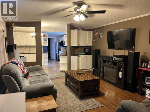 5514 Hepting Road, Prince George, BC - Indoor Photo Showing Living Room