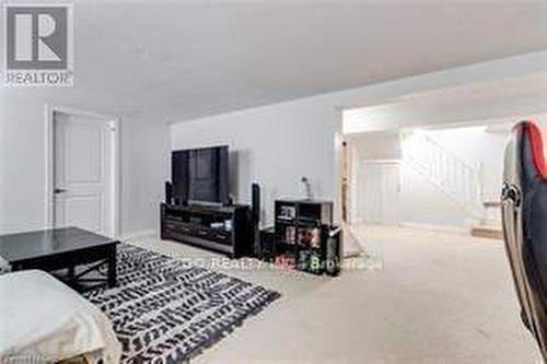 Bsmt - 1267 Hertel Crescent, Burlington, ON - Indoor Photo Showing Other Room