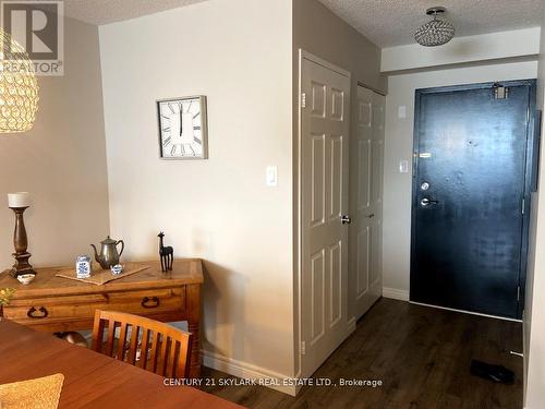 706 - 8 Lisa Street, Brampton, ON - Indoor