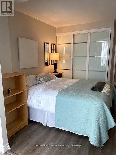 706 - 8 Lisa Street, Brampton, ON - Indoor Photo Showing Bedroom