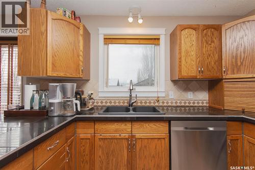 10314 Bunce Crescent, North Battleford, SK - Indoor Photo Showing Kitchen With Double Sink