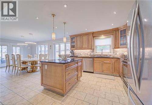 298 Ferndale Place, Waterloo, ON - Indoor Photo Showing Kitchen With Stainless Steel Kitchen With Upgraded Kitchen