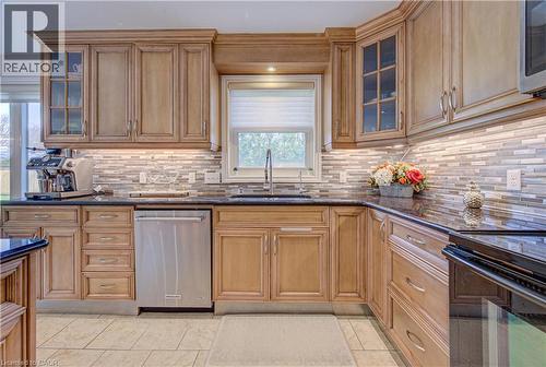 298 Ferndale Place, Waterloo, ON - Indoor Photo Showing Kitchen
