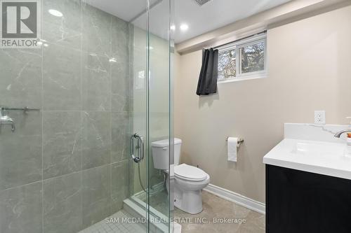 1821 Christopher Road, Mississauga, ON - Indoor Photo Showing Bathroom