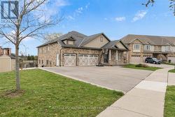 66 MAGNIFICENT WAY Hamilton, ON L0R 1C0