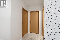 Image quality insufficient for description - 