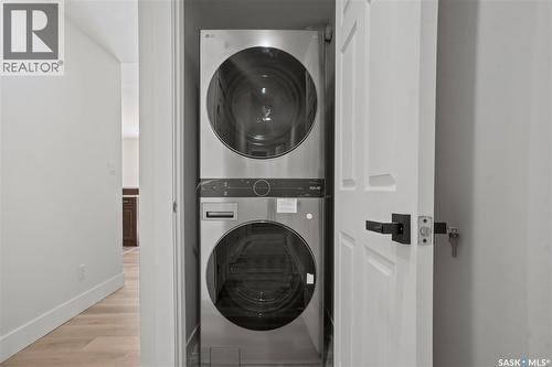 949 Robinson Street, Regina, SK - Indoor Photo Showing Laundry Room