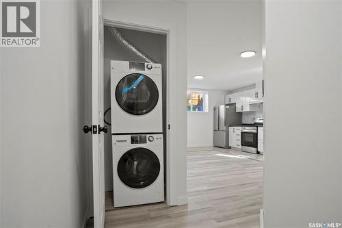 949 Robinson Street, Regina, SK - Indoor Photo Showing Laundry Room