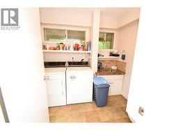 Laundry & powder room - 