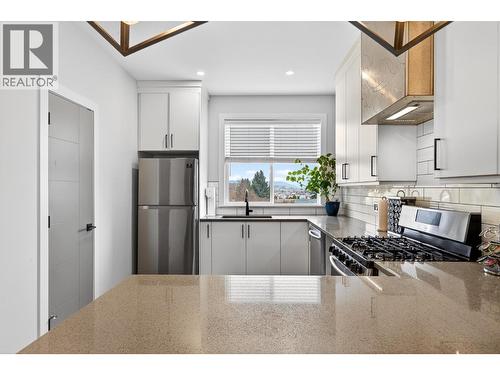 3405 16 Avenue Unit# 3, Vernon, BC - Indoor Photo Showing Kitchen With Upgraded Kitchen