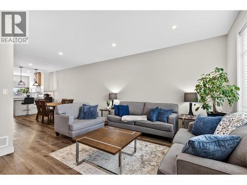 3405 16 Avenue Unit# 3, Vernon, BC - Indoor Photo Showing Living Room