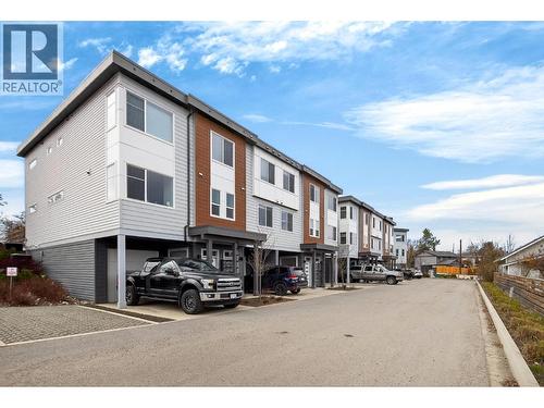 3405 16 Avenue Unit# 3, Vernon, BC - Outdoor