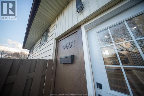 9691 AVERY LANE  Windsor, ON N8R 2C1