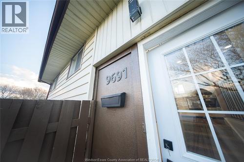 9691 AVERY LANE  Windsor, ON N8R 2C1