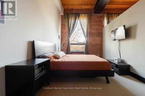 221 - 26 Ontario Street, Guelph (St. Patrick'S Ward), ON - Indoor Photo Showing Bedroom