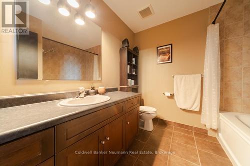 221 - 26 Ontario Street, Guelph (St. Patrick'S Ward), ON - Indoor Photo Showing Bathroom