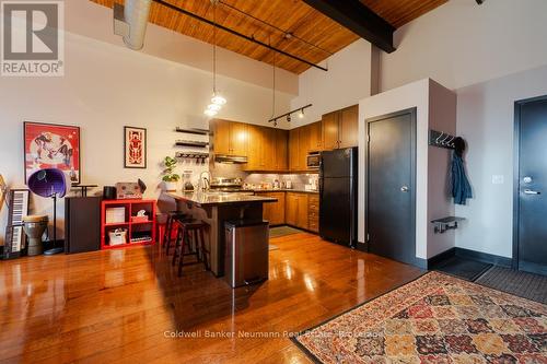 221 - 26 Ontario Street, Guelph (St. Patrick'S Ward), ON - Indoor Photo Showing Kitchen