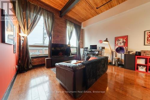 221 - 26 Ontario Street, Guelph (St. Patrick'S Ward), ON - Indoor Photo Showing Other Room