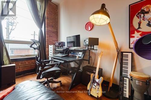 221 - 26 Ontario Street, Guelph (St. Patrick'S Ward), ON - Indoor Photo Showing Office