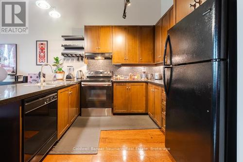 221 - 26 Ontario Street, Guelph (St. Patrick'S Ward), ON - Indoor Photo Showing Kitchen