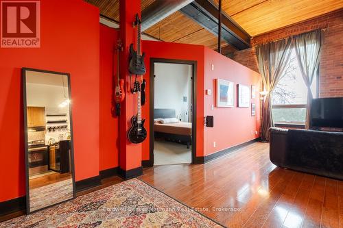 221 - 26 Ontario Street, Guelph (St. Patrick'S Ward), ON - Indoor
