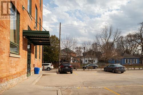 221 - 26 Ontario Street, Guelph (St. Patrick'S Ward), ON - Outdoor