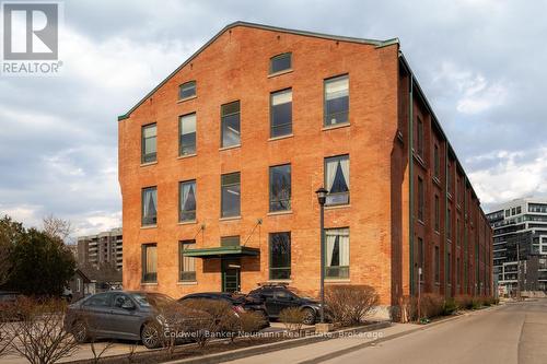221 - 26 Ontario Street, Guelph (St. Patrick'S Ward), ON - Outdoor