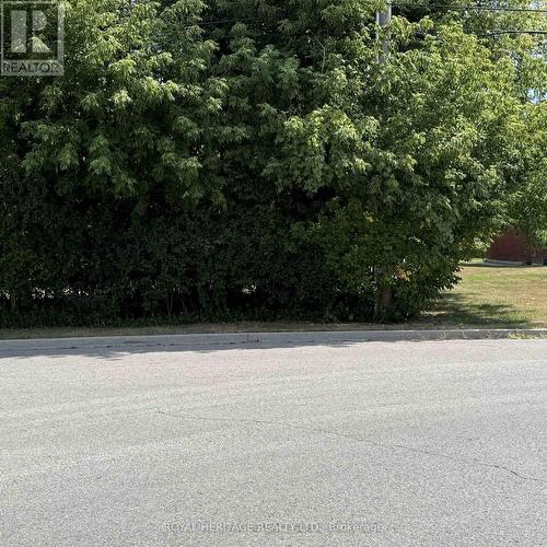 1835 Pine Grove Avenue, Pickering, ON 