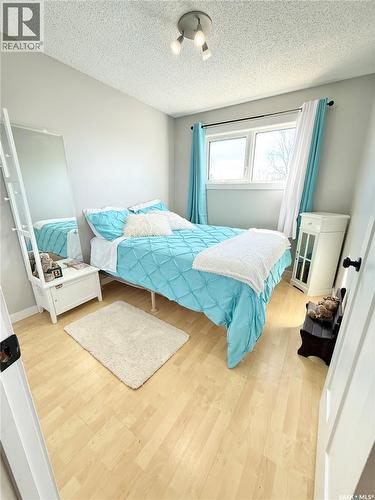 787 Brimacombe Drive, Weyburn, SK - Indoor Photo Showing Bedroom