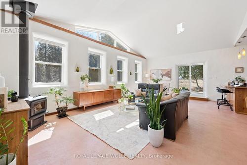 Living Room - 5578 11Th Line, Minto, ON - Indoor