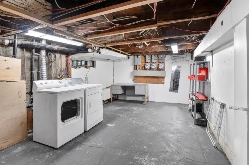 Salle de lavage - 1460 Av. De La Salle, Montréal (Mercier/Hochelaga-Maisonneuve), QC - Indoor Photo Showing Laundry Room