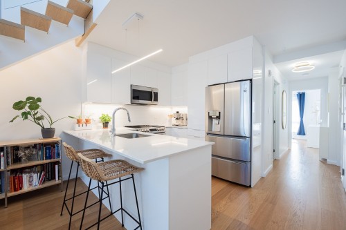 Cuisine - 401-590 Rue Nicolet, Montréal (Mercier/Hochelaga-Maisonneuve), QC - Indoor Photo Showing Kitchen With Upgraded Kitchen