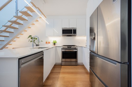 Cuisine - 401-590 Rue Nicolet, Montréal (Mercier/Hochelaga-Maisonneuve), QC - Indoor Photo Showing Kitchen With Upgraded Kitchen
