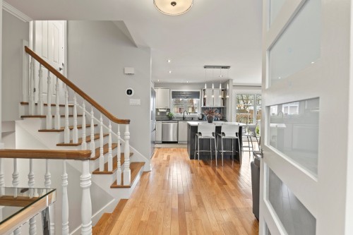 Hall d'entrée/Vestibule - 30 Rue Hamlet, Dollard-Des-Ormeaux, QC - Indoor Photo Showing Other Room