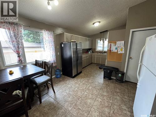 545 5Th Street N, Weyburn, SK - Indoor