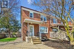 352 WINNETT AVENUE Toronto, ON M6C 3M1