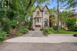 226 GLENGARRY AVENUE Toronto, ON M5M 1E4