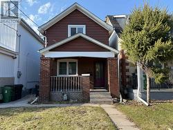 2ND FLR - 4 SUTHERLAND AVENUE Toronto, ON M4C 1R8